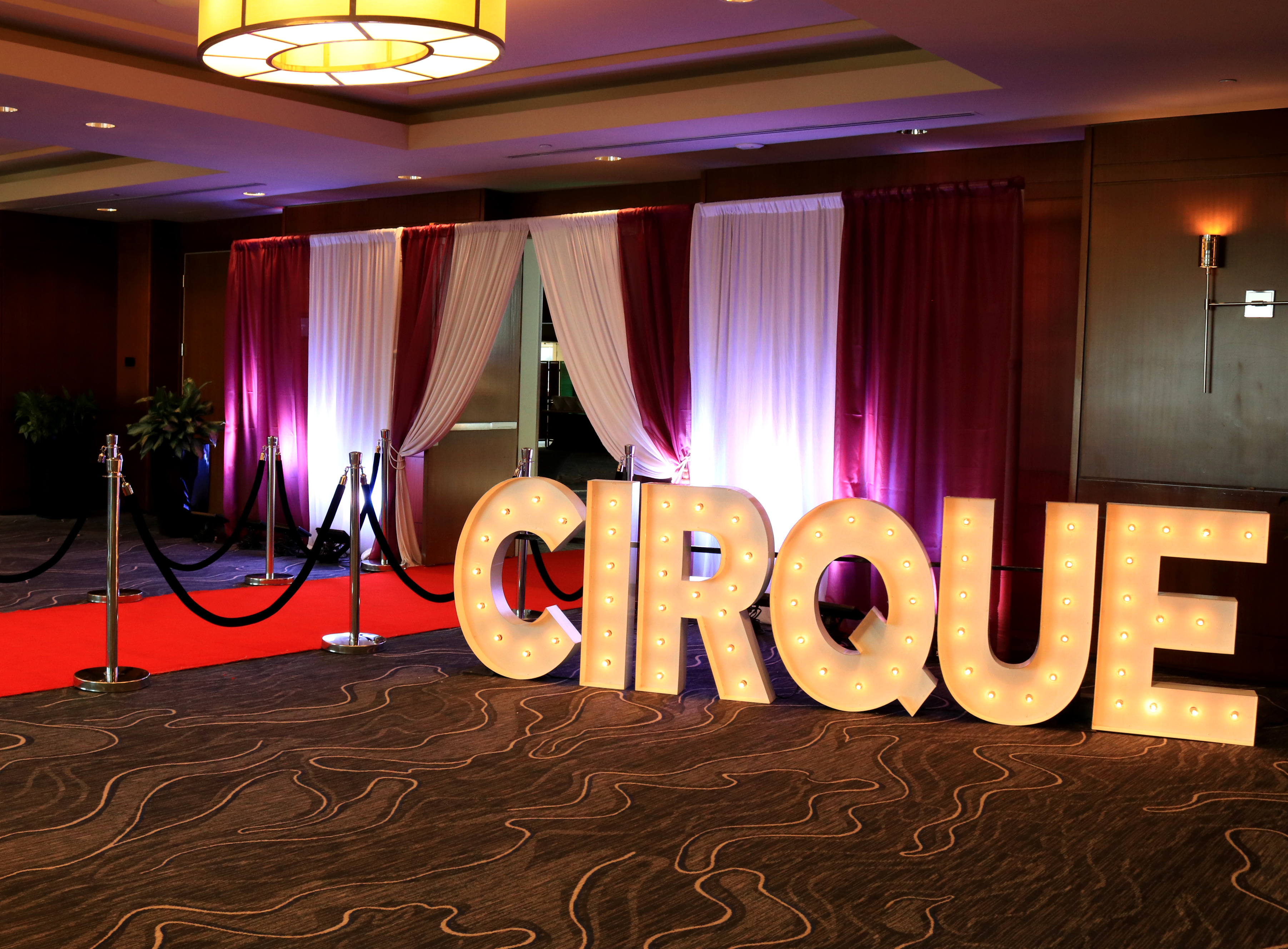 Cirque-Sign-1.JPG (4.24 MB)
